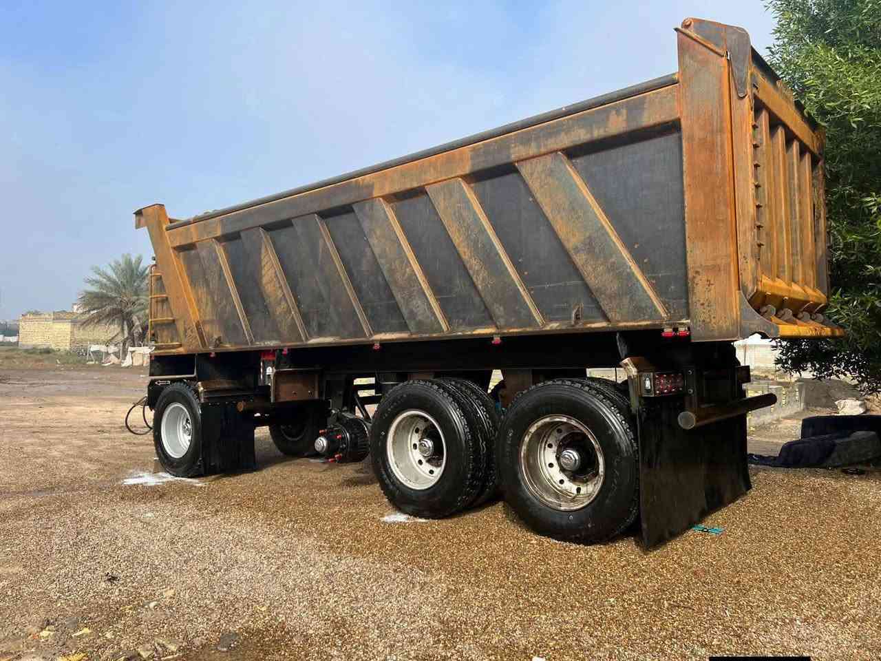 السلام عليكم للبيع مقطوره زيرو ارتفاع 140 طول 740 تخم تاير مكاني حله ***********
