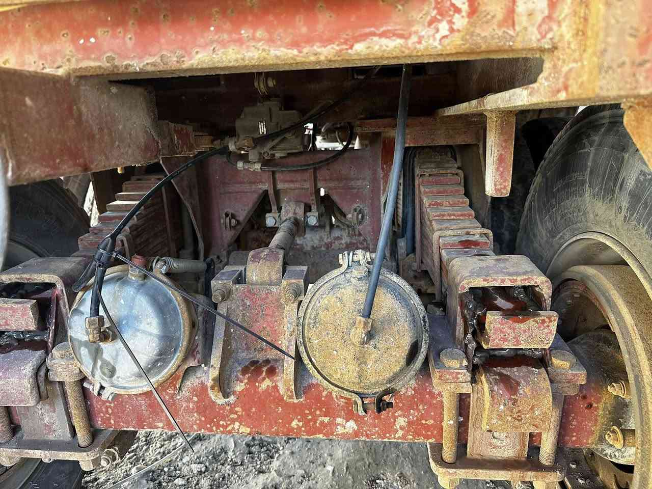 سۜلۛامۘ علۛيۧكَمۘ
نساف للبيع مكفوله  دناكير 16 جدد  تايرات نص عمر هاذه رقمي ***********
