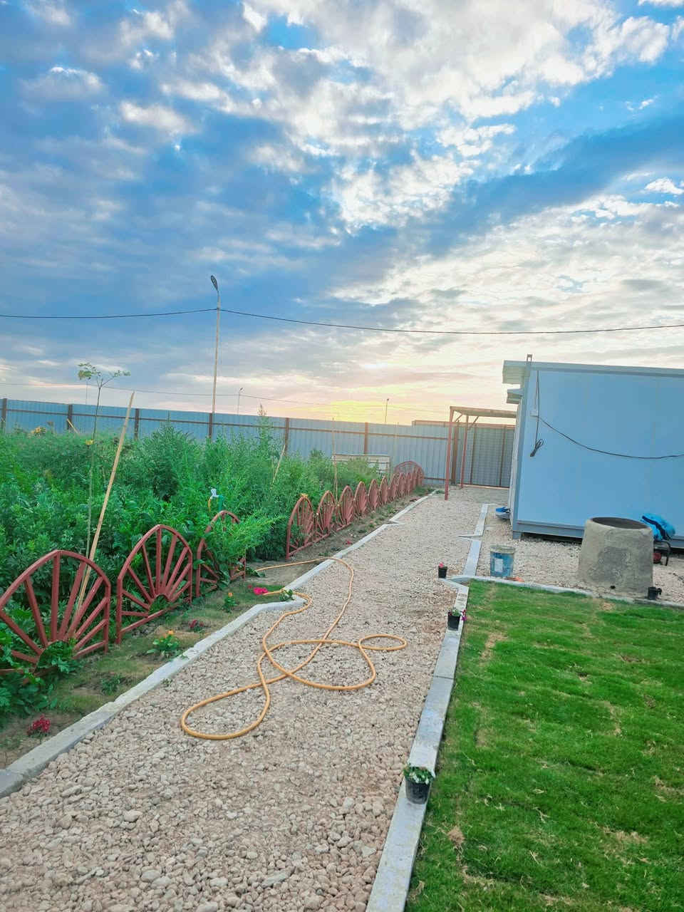 مزرعه ركن للبيع المساحه 500متر(سند 25 )20×25 مداور بأسم المشتري جاهزه عنوان تقاطع الفرات سياحي السنيه نزله السكه مجمع توحيد العفلوكي الاول خلف منتجع الروشه كافه الخدمات متوفره تبعد عن الشارع السنيه السياحي العام 1500متر  السعر 30مليون مع المجال   [ *********** ] [***********]
