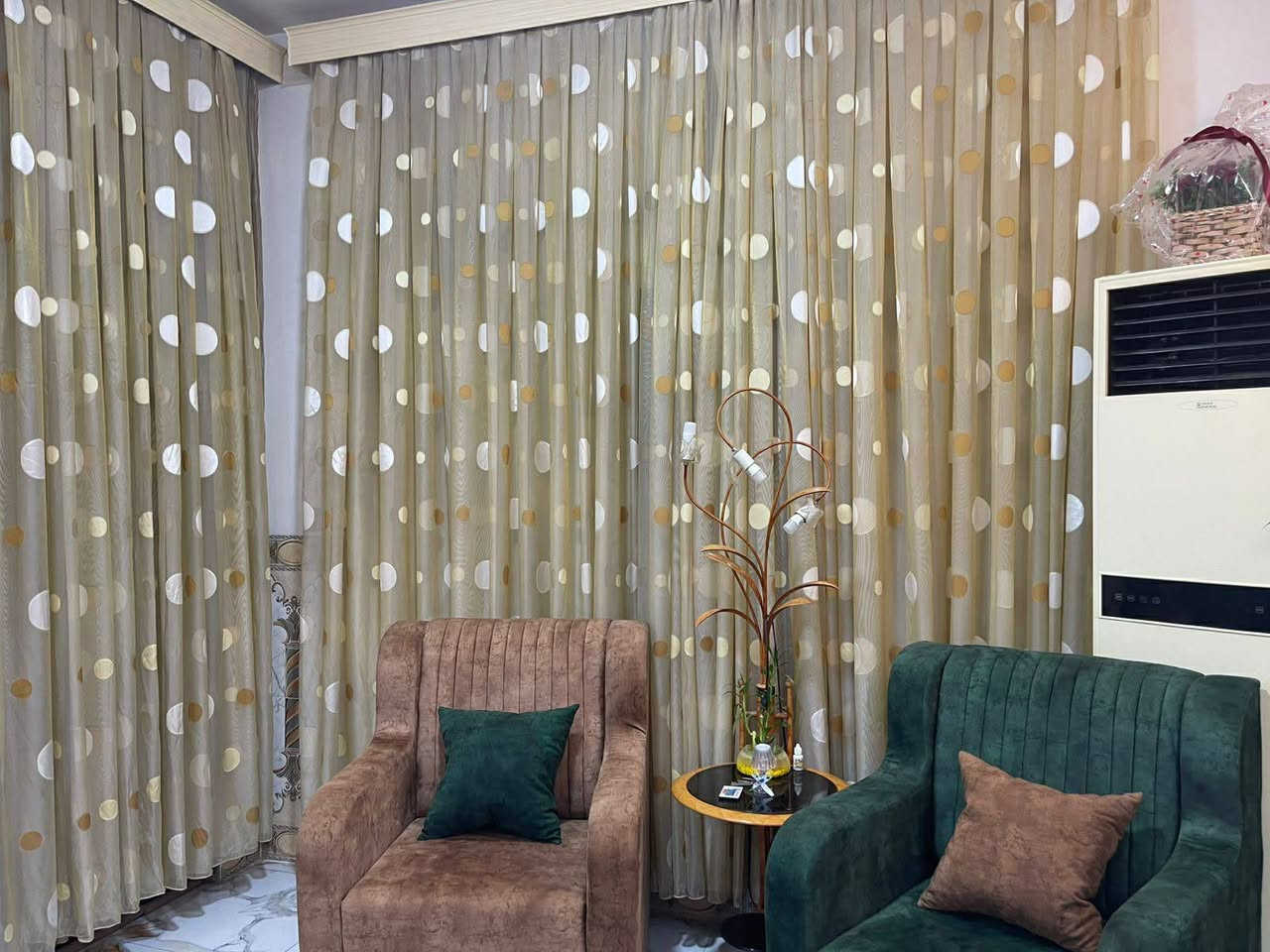 قنفات  تفصال فصلته عله ايدي كلش نضيف  او هاي الصوره كدامكم  سبب البيع اريد اغير ديكور الاستقبال السعر 500 او بي مجال بصيط كلش  للستفسار ***********
