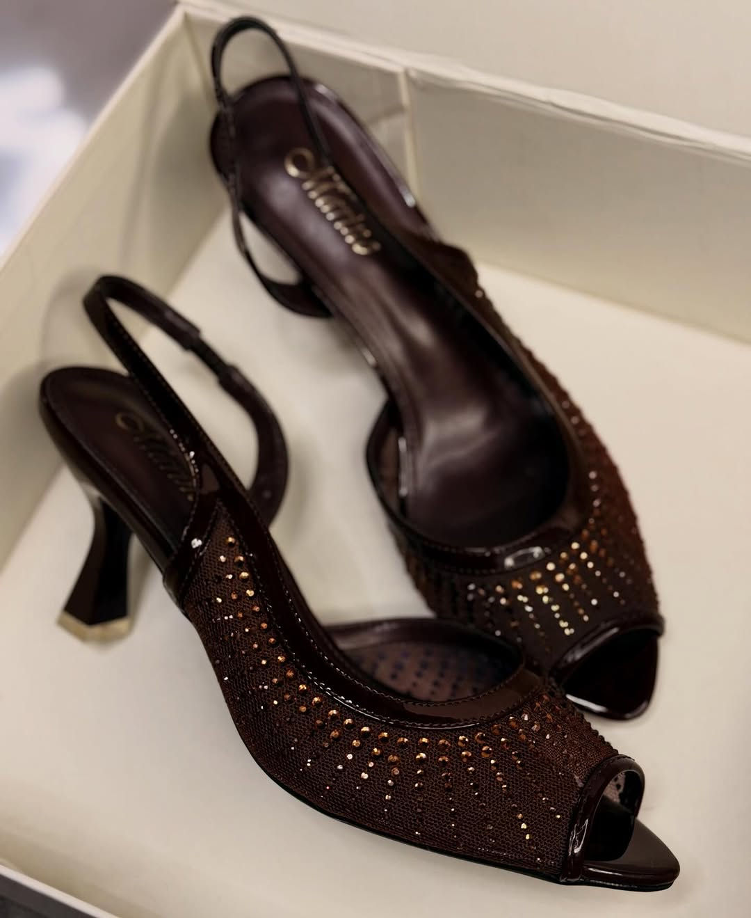 جديد NEW

كوالتي عالي جداً 

Size 37.38.39.40.40.41

شغل يدوي 
دبّان طبي 

كعب 5cm

اسود ابيضّ بني بيجي 

للحجز والاستفسار دايركت 

كوني هنا viola 
الثقه. الراحه. الجمال


**إذا كنت صاحب هذا الإعلان وتريد حذفه لأي سبب، رجاءا أرسل رسالة إلى الدعم الفني**