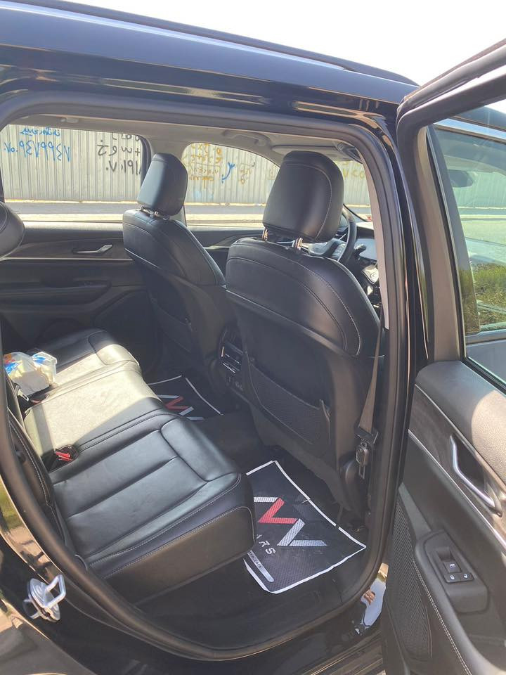 السلام عليكم چيب شيروكي الشكل الجديد موديل 2023وارد امريكي حادث جدا بسيط رقم اربيل السيارة 5 راكب مكاني البصرة السعر 330 الاستفسار ***********
