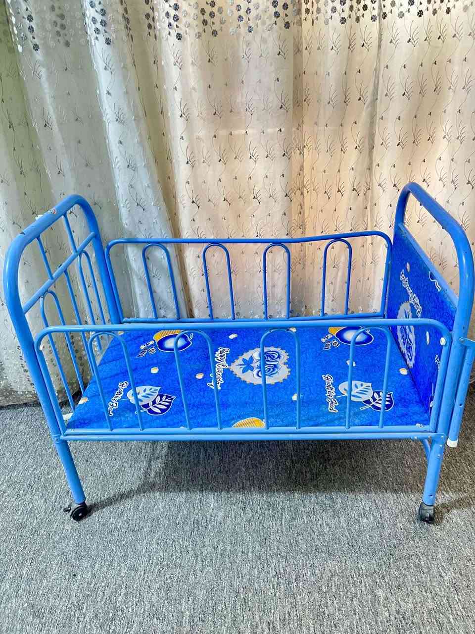 غراض للبيع مستخدمة جداً قليل عدا المقعد الجوزي جديد وغير مستخدم
هزاز 20

كرسي 15

مقعد 18 وبي مجال 15

كاروك كبير 40

للتواصل واتساب ***********
