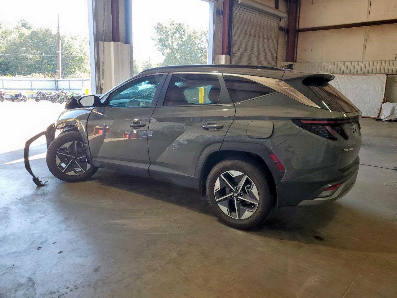 السلام عليكم للبيع توسان 2025 فول 1/1 
شاشه جبيره تحكم استيرن كامره دوره
بصمه جلد فتحه داخل بيجي لايت زنون
واصله بغداد بسم المشتري 170 وبيه مجال
العنوان بغداد زعفرانيه ***********
