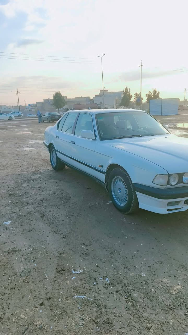 سلام عليكم للبيع بيم 730 8 سلندر رقم بغداد سنويه 29 كير مكينه مقفولات سياره موديل 92  عوزه ترتيب مكان واسط عزيزيه *********** سعره 38 وبيه مجال قليل
