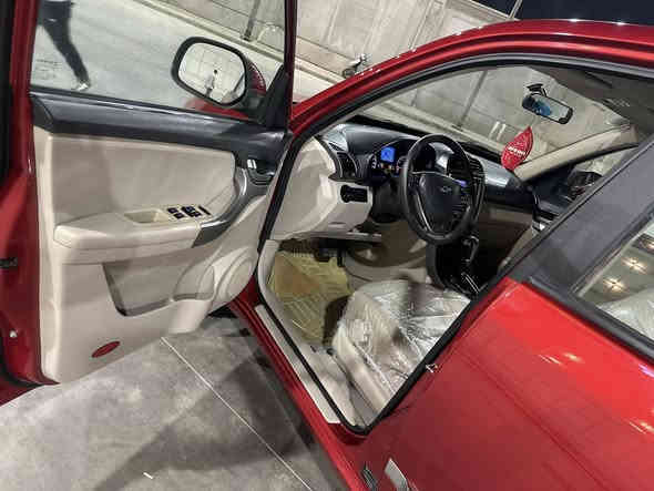 السلام  عليكم 
TIGGO
 تيكو 3 
   موديل 2019  استلام  (2024 )🔹️🔹️  ✔👍 سياره جاهزه من كل. نواحي سياره. على. وضع شركة ماشية (35km) حقيقي. سيارة ع. وضع زيرو  
    كير   ومحرك خير من الله  بسمي  شرط تحويل.ثاني. يوم هزه جديدة رقم إنكليزي. جديد يعني ما. راح  تعب 😱😱بتحويل وهم  بتحويل. ما يكلف غير (30الف)   سنويه.  جديدة تنتهي نهايت (2027)
#مواصفات_السيارة
🌳موديل  2019
🌳فتحة سقف سلايد رووف 
🌳 محرك 2000 cc مرغوب ☀️شرط برغي واحد ما. مفتوح بي 
🌳 كير  اوتو  ميكانيكي  مرغوب  شرط برغي واحد ما. مفتوح بي 🔥
🌳عدد AIR BAG 2 
🔦لايت LED منظومه زنون  اصلي   
ترايش. جامبو 🧑‍🍼🧑‍🍼
سبير منازل. 🛞 مع معدات 
نظام ترحيب 🔱🔱
شاشة كبيرة 
حساس خلفي مع كامرة  📷 بلادي
حاكية وبلوتوث 
نظام مثبت سرعه 🚉
لد نهاري بلادي ☀️☀️
اشاير بل مري 🪞🪞
دبل سوي. 2 🔑🔑
🔦كشافات هالوجين
🔦بك لايت LED
🚘 تخم  الاطارات  جديد  (ياباني) 
بطاريه  جديدة     ⚡️
🚘ويل كب كروم 
ريموت  فتح  وقفل  عن  بعد  
كهربيات. سيارة كلها شغالة ⚡️⚡️
تدفئة شغالة 🔥🔥🔥🔥
تبريد ثلج 🧊 🧊🧊
سيارة مكفولة  🌟⭐️💫          
🚘مقود جلد 
داخل جلد و مخمل  
د🤎المقاعد جلد 
🚘نظام مانع الانزلاقAps. 
🧑‍🍼نظام الايزو فكس
ادمه كاملة 🔥   
Bluetoot
USB
🥤حاملات الأكواب 6
⚡️دسك 4
اتصال 
الشراي. يتصل. وبيك.  خير. وتدلل  واتساب 
***********
