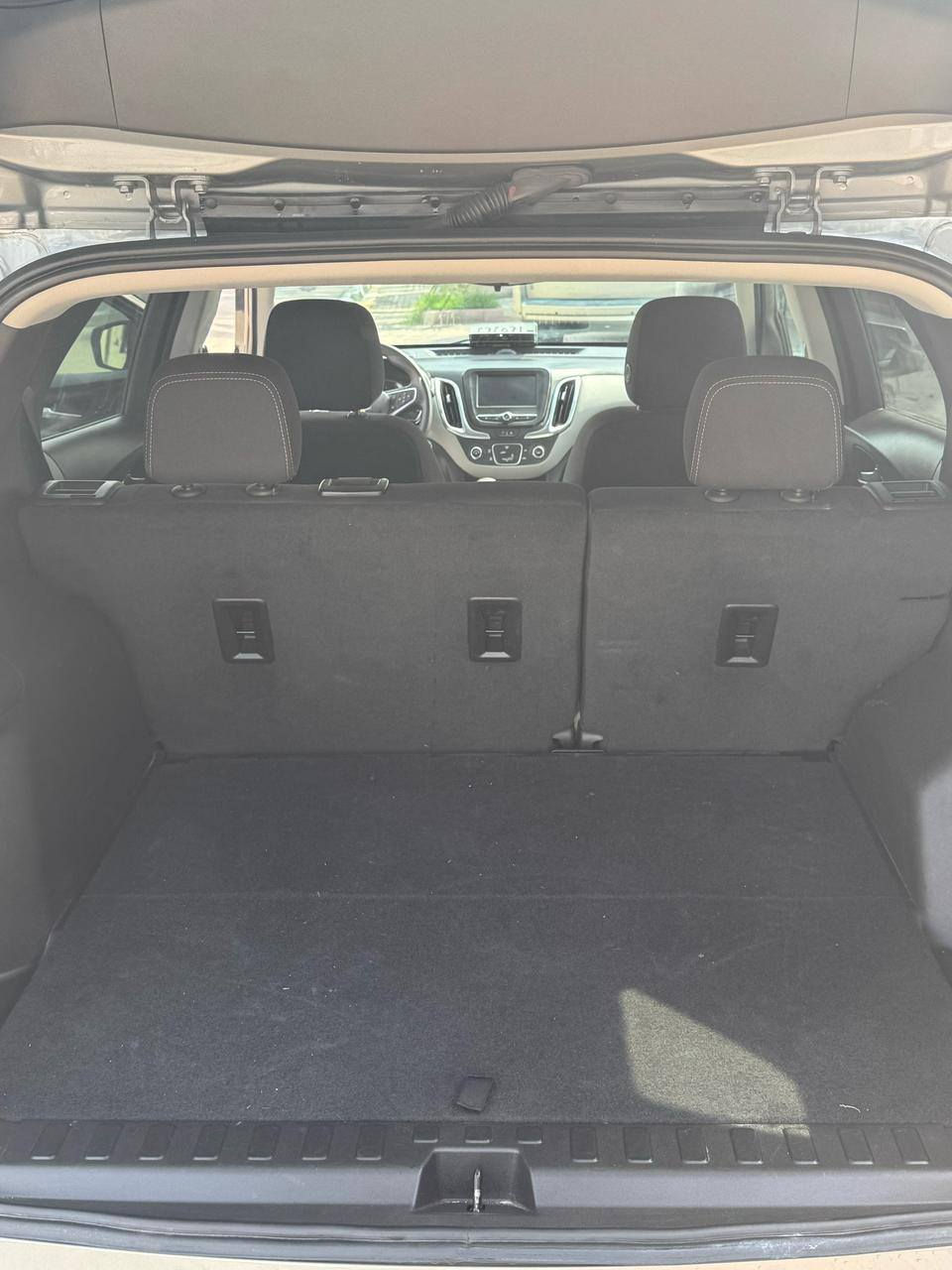 للبيع كوينكس 2023 مواصفات LT السيارة دخلتها قبل كم شهر ورقمتها باسمي حادثها تبديل جاملغ بنفس اللون لا صبغ ولا ايرباك ولا مبدل بيها برغي وكل الصور مرفقة بالبوست سعرها 187 والسيارة موجودة في بغداد الحرية او بمحل عملي بالمنصور وارقام تلفوني 
***********
***********
