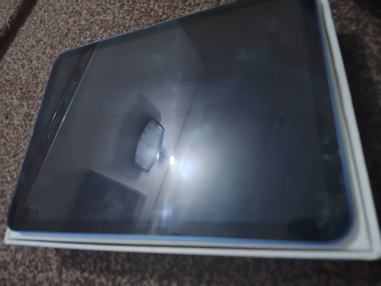 سلام عليكم 
ايباد 10 ذاكره 256
استخدام قليل فقط صدع بالزاويه وخدوش بالكاميرا 
سعر 490
مكاني بياع شرطه خامسه ماعندي توصيل
رقم ***********
