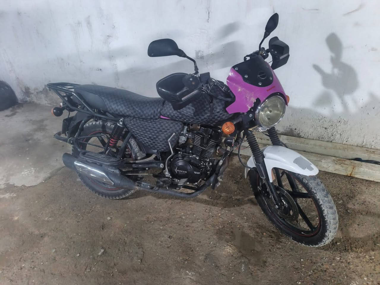 سلام عليكم دايوان موديل  23 مرقمه بغداد 200 cc  دراجه خير من الله شغل وطلع 2250 ثنين وربع وبيهة مجال استفسار رقم الهاتف ‏‪***********‬‏
