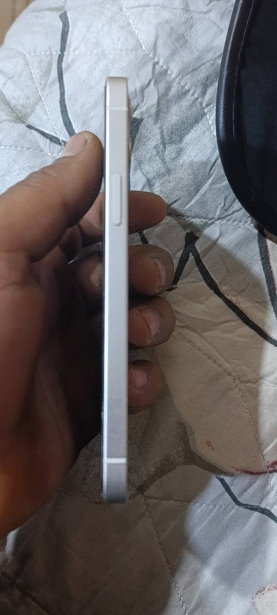 ١٢كامرتين جهاز كفاله فحص حاسبه شرط وين ميعجبك ذاكره ١٢٨بطاريه ٧٤يوم كامل استخدام بدون العاب جهاز مكفول سعر ٣٠٠وبي مجال للشري ***********
