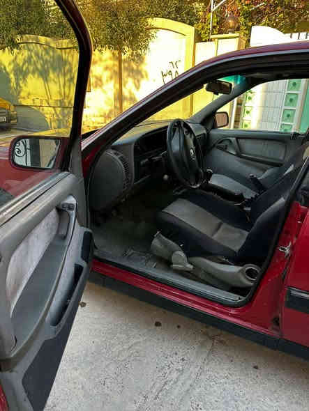 السلام عليكم
اوميكا ستيشن موديل 1991 مكينة 20 
مع كوبون بانزين السعر 38 بيها مجال بسيط
شرط التحويل.
التواصل ***********
