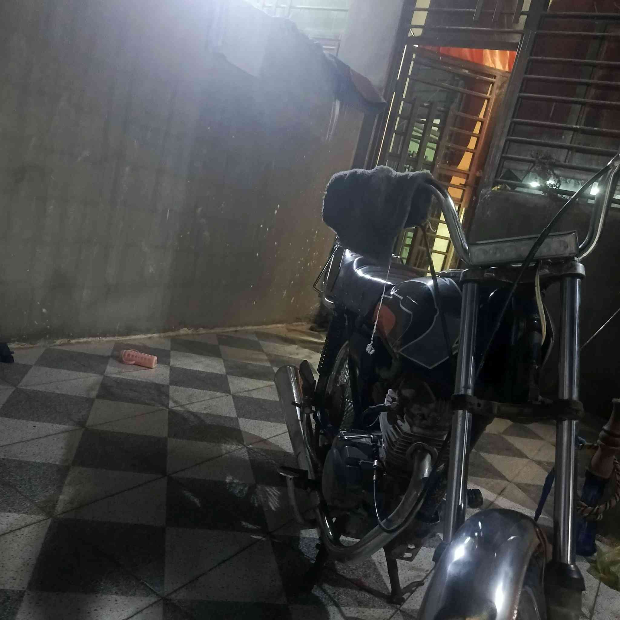 سلام عليكم دراجه البيع اوراق شاصي ٢٢ مال نامه ومحرك رشا دراجه شوفت عينك سعر 300 وبيهه مجال ‏‪***********‬‏
