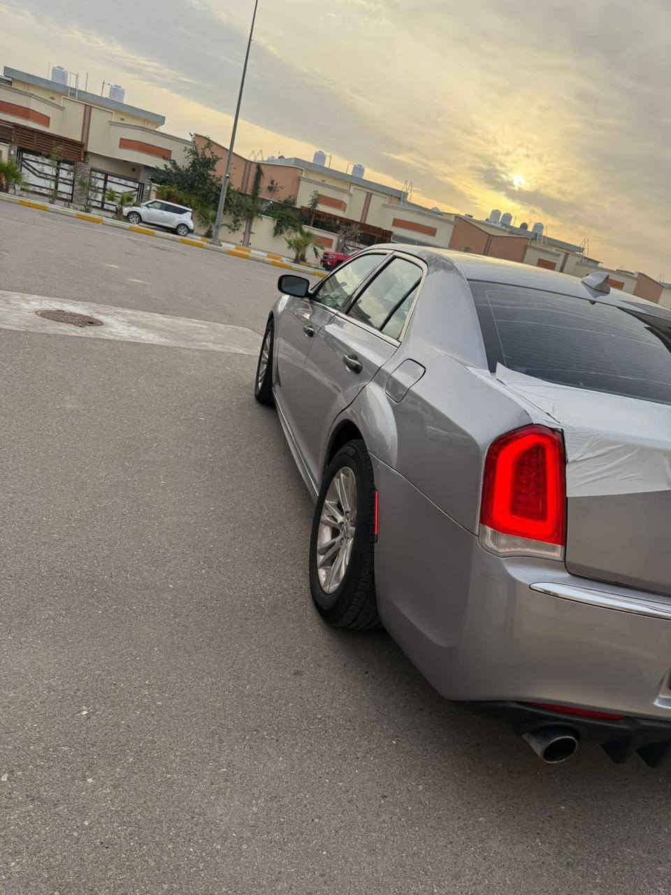 ياالله
للبيع 
اوباما كلايسر 300c
رقم واسط باسمي  مصفرة كلشي 
تحويل مباشر   
مديل 16  بني راما 
مكينه كير اكسن كفاله 
قرفه جديده 
سياره جاها ماذب ربع عليها 
حادثها مال امريكه جاملق وبنيد بدون دواخل وبل عراق  معروض بل سونار مالها
السعر 170 وبيها مجال   
مكان السيارة البصرة الدير ***********---***********
