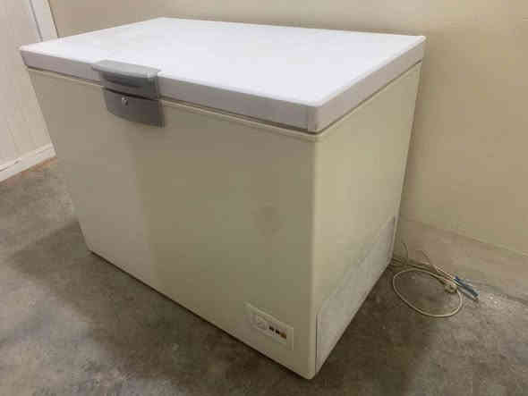 سڵاو ئەم مجەمیدە بۆفرۆشتن قیاسی ١١٠سانتیمە بەشەرت دەفرۆشم بێ حەیبە بۆزانیاری زیاتر *********** واتسئاپ ڤایبەر أربيل
