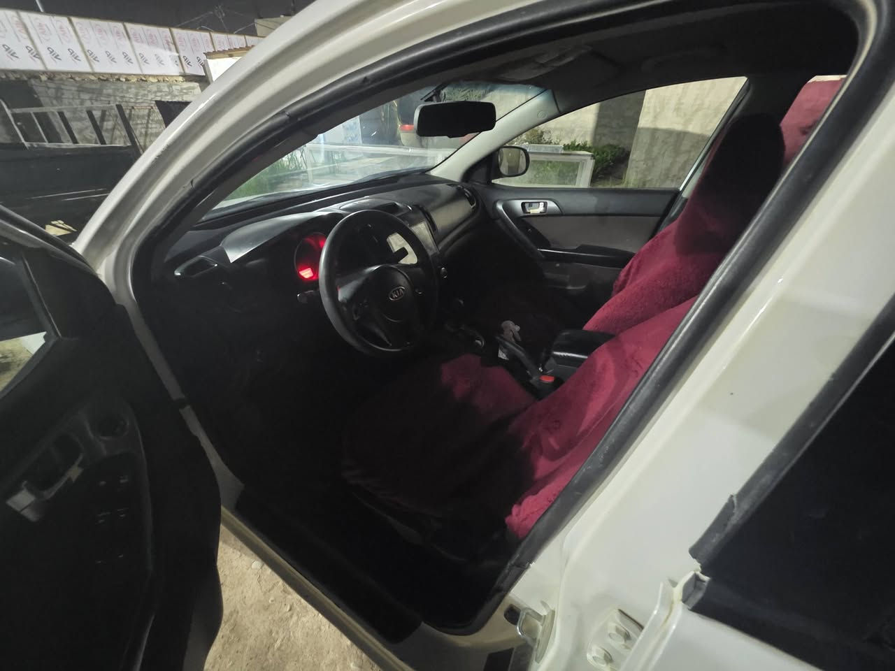 سلام عليكم 
سيراتو 2010 
كير مكينه حلوات 1600 
ضررهه بابين تبديل جهت العبري 
ب اسم كردي وكاله عامه مداور متوفر 
عندي وكاله عامه باسمي السياره رقم اربيل الماني 
سياره اني جانيه بس عندي ضرف واريد ابيع 
سياره غير البابين ما بيه لا تبديل ولا صبغ كرتات مكانات بسيطه 
مكاني نجف كوفه شارع المعمل 
رقم الهاتف: *********** 
بي واتساب 
السعر اتصل وتدلل عدم ذكر السعر اكو ناس تكسر بحلال غيرهم
