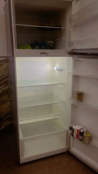 ثلاجه ١٨ قدم • مستعمله • نضيفه