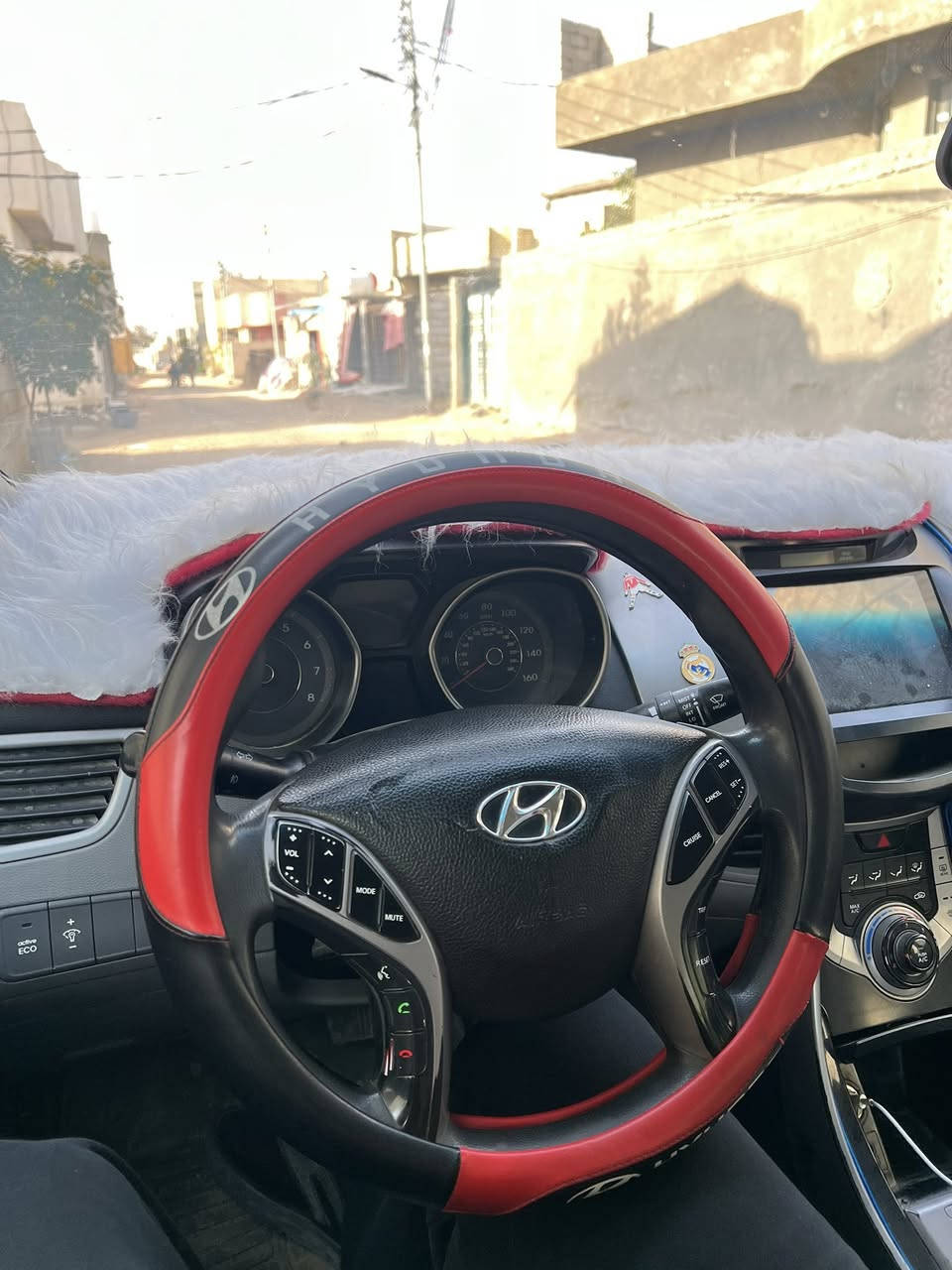 الانترا لون اصفر 
موديل 13 شكل 14
وارد امريكي حادثه جاملق وباب تبديل
مواصفات 
مانع انزلاق 
كأمره خلفيه
مثبت سرعه
شاشه
رقم بغداد انكليزي مكاني كربلاء 
مصفر هيه وغرامات 
و بسمي 
سعره 95
رقمي ***********
