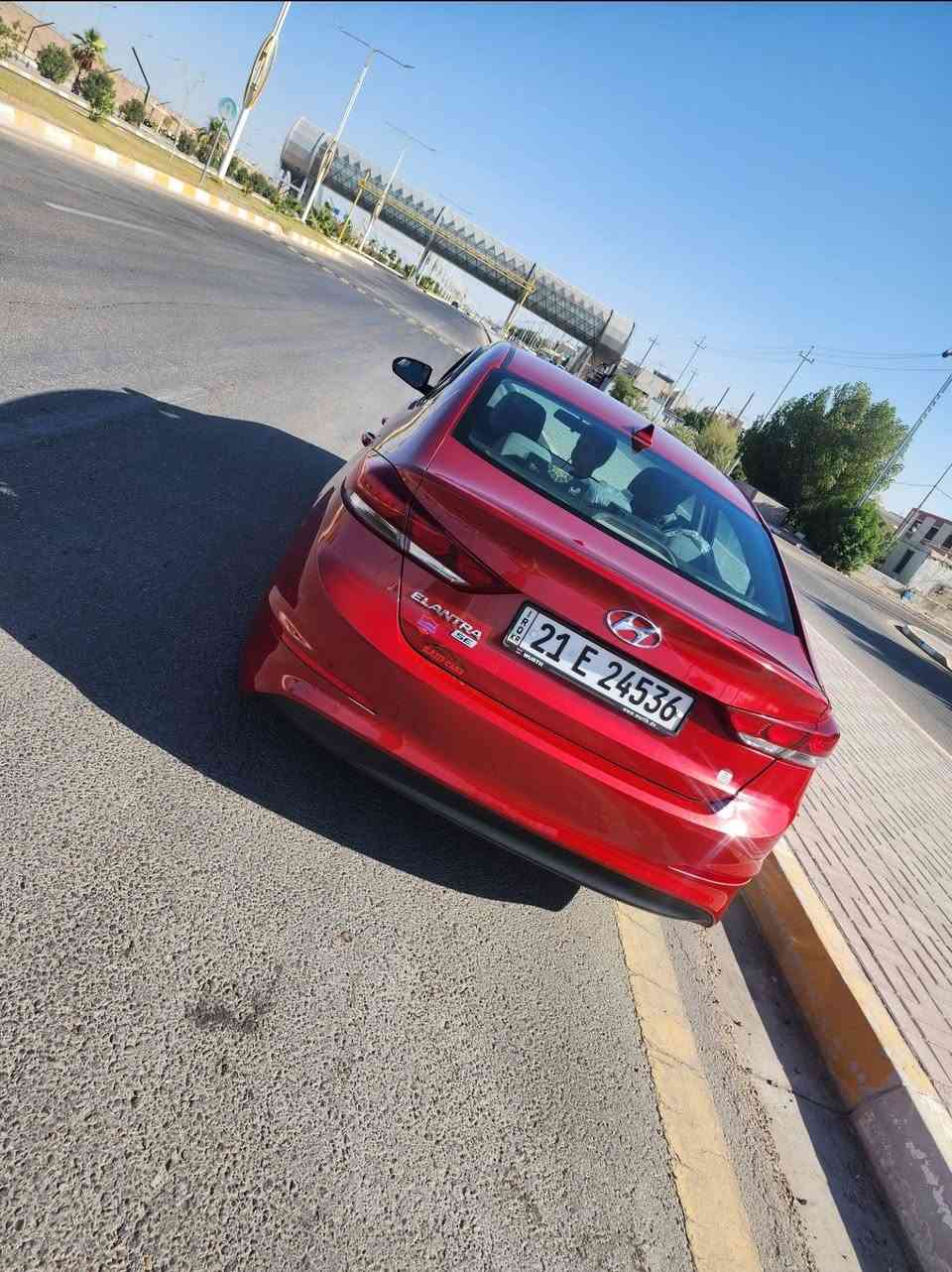 النترا 2017 وارد امريكي
ماشية 76000 ميل

السيارة نظيفة ومسويلها ادامة كاملة  
1/تخم مجاول
2/تخم بلكات
3/دسكات امامي وبنزات خلفية
4/فيتم وكلاص بانزين جديد
5/حساس vvt جديد
6/تخم تايرات لوفن

السيارة صار بيها رجة بتنمير بسبب انو دهن الكير ماتبدل وعبرت 100 ألف 
وتم تبديل تورباين عند الشركة الهندسية قبل ٣ اشهر

ملاحظة مهمة/ ديطلع صوت عندي قبل كم يوم من امشي على سرعات عالية واضغط قوي ع السكليتر فحصت يم اكثر من فيتر كلولي تورباين بدلته وفحصت الفلاوين مال محرك سليم 
المهم صوت خف بنسبة 80% الفيتر كلي هوة يروح لان مبدل تورباين جديد هاي ملاحظة مهمة حتى الي حاب يجنيها يعرف

الكير سليم المحرك سليم تم فحصه✔️ 

ملاحظات كشر السيارة
تقرير امريكا 
حادث امامي دعامة وجزء من البنيد
ضربة خفيفة في الدعامة الخلفي

في العراق شخوط في الباب الخلفي

السيارة مابيها نقص ومداريها ع الاخير 

سعر السيارة 118 ورقة 

رقم الهاتف 
***********
مكان السيارة / الفلوجة
