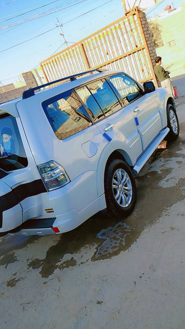 السلام عليكم باجيرو حبتور 2018فول 1/1كفاله عامه ماشيه 80تحويل ثاني يوم السعر 220وبيها مجال قليل مكان السياره الديوانيه رقم الهاتف***********
