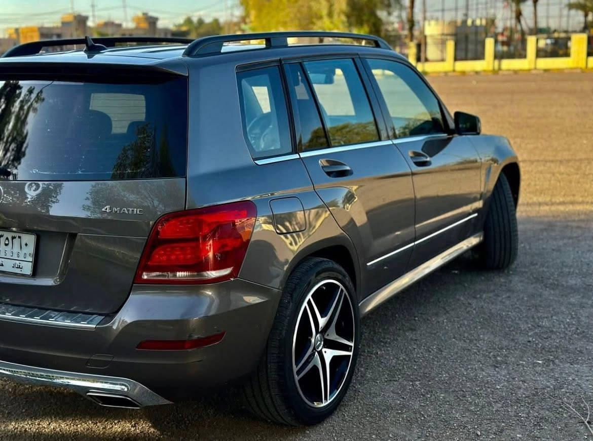 للبيع او المراوس Glk350 2014
رقم بغداد باسمي مستوردها من سنتها 
حادث نص چاملع وربع دعامية مصلحات نفسهن بدون ايرباك 
ماشيه ٧٥ الف 
6سلندر 350
مكينة وكير برغي ممفتوح بيهن كفالة
تبريد ثلج + صدر جديد + باتري جديد+ منظومة بنزين جديدة.
فتحة سقف بنوراما 
جنطة شفط كهرباء
مقاعد جلد + كهرباء + تدفئة مقاعد+ خزن ميموري
شاشة كامرة تحكمات ستيرن + ستيرن كهرباء 
نظام اوتو هولد عند التوقف 
نظام اوتو ستوب عند التوقف 
انظمة قيادة ايكو ونورمل وسبورت
مري قلاب + خاصية التعتيم للضوء
ويل كب ٢٠ انج تو سايز + تخم تاير جديد 
وبعد بيها مواصفات
حادثها جداً بسيط موضح بالصور 
للاستفسار اكثر عالرقم موجود بالصور 
*********** مكانها السيدية
