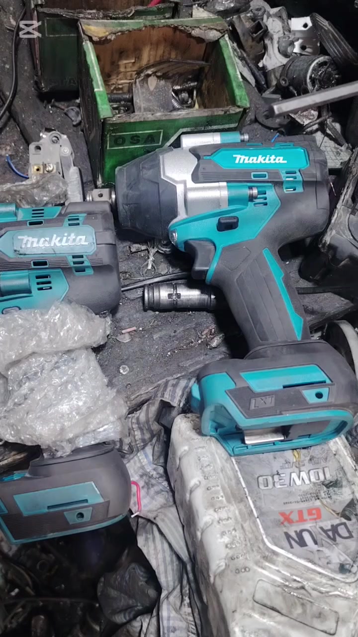 (بيع وصيانه كافه انواع العدد اليدويه)
(درينات +همرات+ كوسرات+ كور تثقيب)( الكهربائيه والشحن )(كوت .الخطه الحسينه. شارع القصابين )
***********
