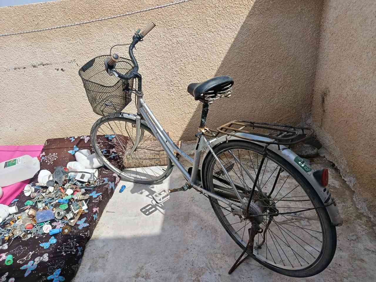 بايسكل 26حجم كير سرعات نظيف للبيع 60سعر دورة مكاني ***********
