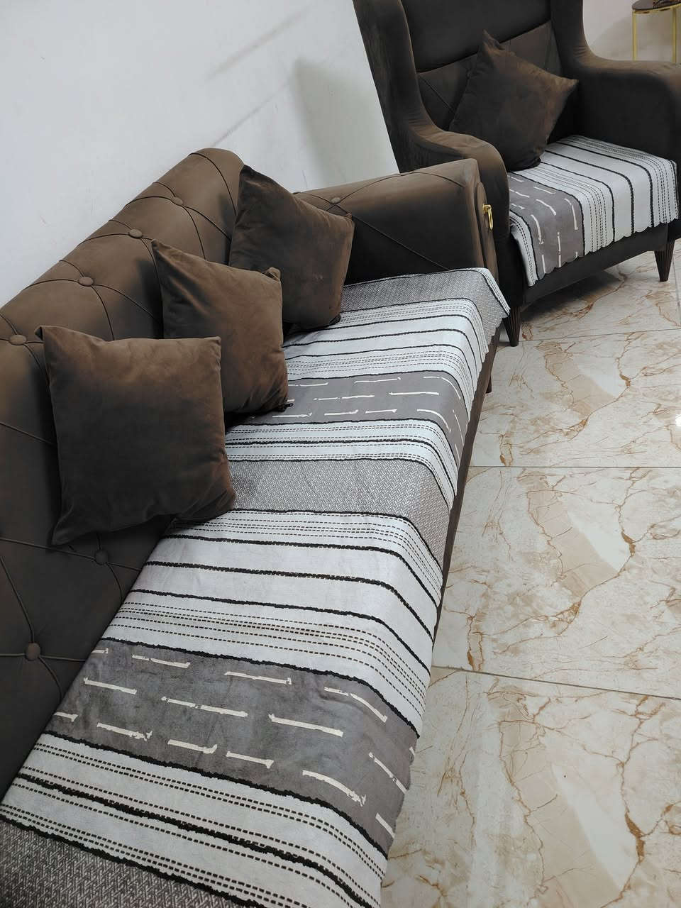 توفرت مفارش تخم بأشكال جديدة 
5 قطع 
او ٦ قطع حسب التخم العدكم 
2 حجم كبير90-180سم
1 حجم وسط 90-140سم
2 حجم صغير 90-70سم
🩶🩶🩶


**إذا كنت صاحب هذا الإعلان وتريد حذفه لأي سبب، رجاءا أرسل رسالة إلى الدعم الفني**