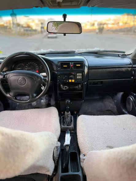 پێشەکی بەناوی خوای گەورە
ئۆپڵ ڤیکترا بۆ فرۆشتن مۆدێل1995مەکینە16قایش پان گێڕ عادی گێڕ و مەکینەی لۆکە  سەنەوی تا2030تازەیە چوار تایەی لۆکی بۆ بەستراوە  *********** ***********
