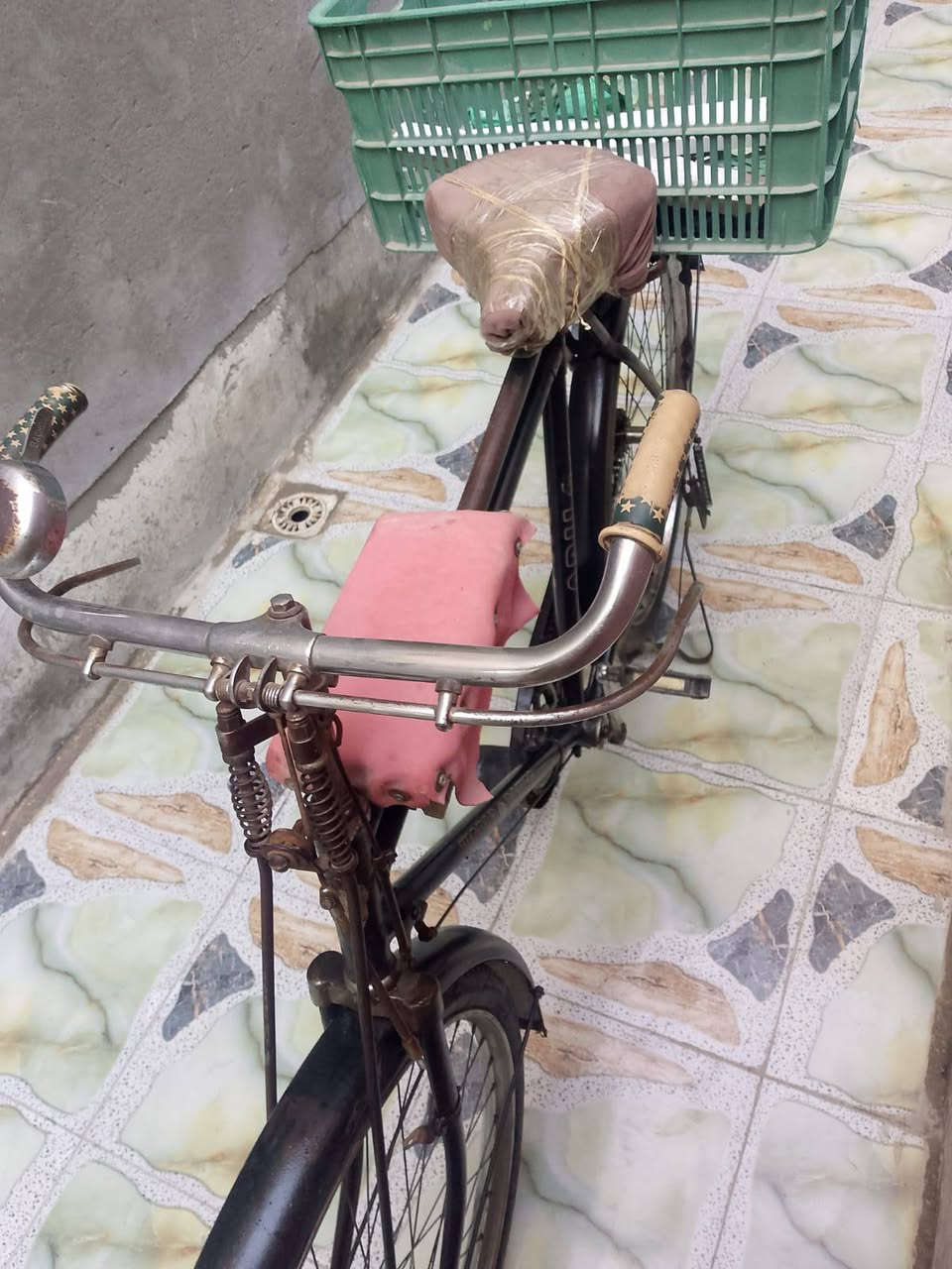 بايسكل هندي باب اول تكمه كامل حجم 26السعر 65ابو رمانه هاتف ***********
