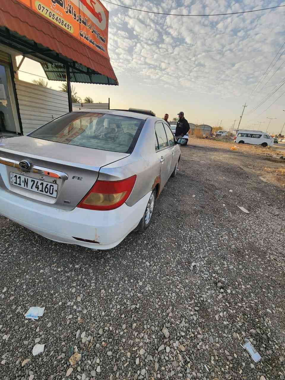 سلام عليكم 
بيوايدي للبيع 2013 السيارة خير من الله محرك مسيبوشي 
السيارة حدادية جديده 
تخدم تاير جديد 
ادامة كاملة كلها جديده 
السيارة جانت بيها خيسات وكلها عمرتهة يحتلجها بس معجون وصبغ ب 150 الف خلصت فلوس وماسويتهن
السيارة بسمي مكان السيارة بغداد المدائن 
متواجد واتساب 
***********
