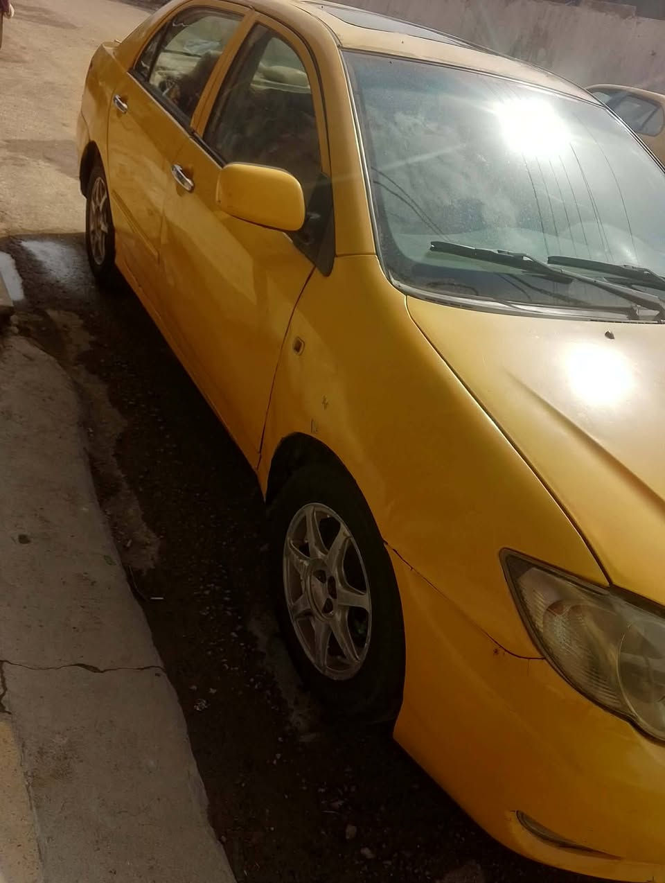 السلام عليكم سياره بي واي دي موديل 2011 رقم انكليزي السيارة جاهز تخم تاير وبارتي وكير ومكينه جاهزه لا هئيه لا غرمه مصفره السعر 35 وبيه مجال بسيط سياره مال جناي مكلف بل نشر ***********
