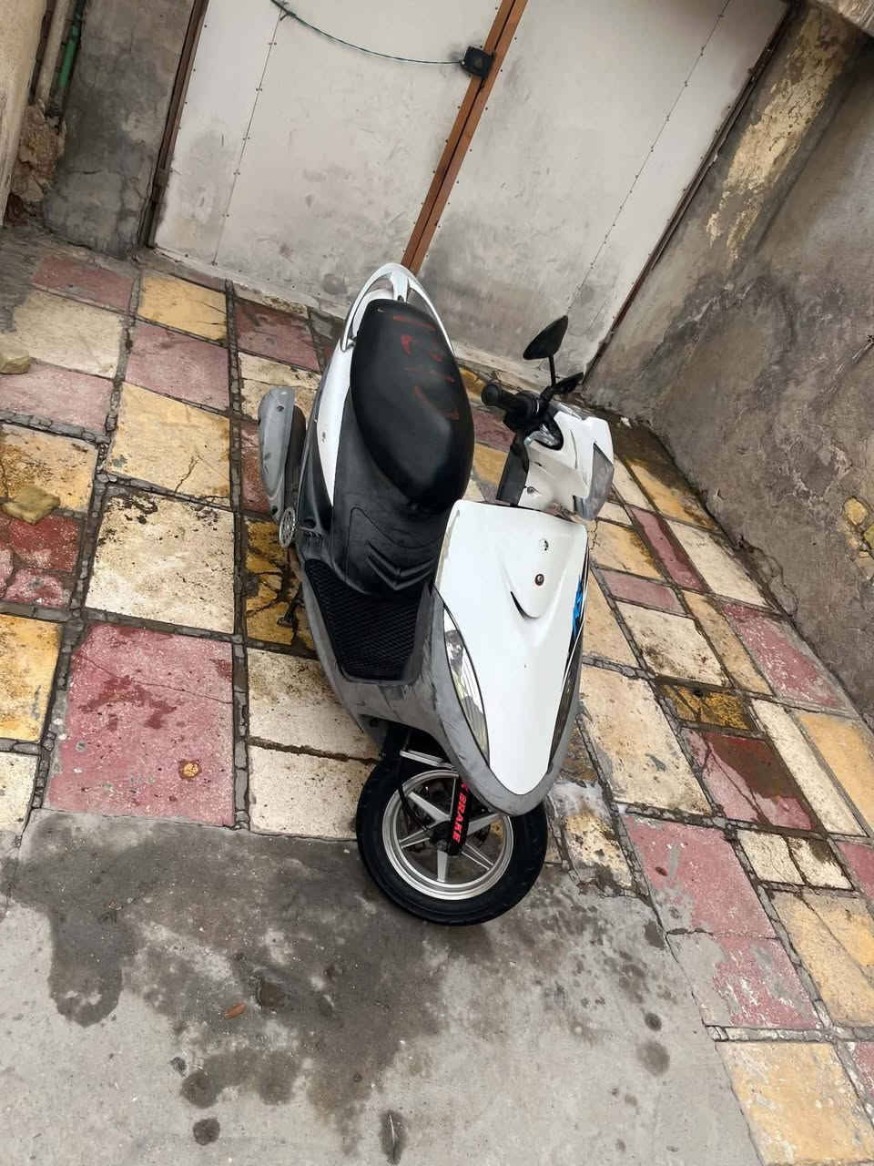 سلام عليكم ماكس عدله قبل شهرين طالعه من معرض بيدي طلعتها بيها وياله نجمه اصلي +يدات اصلي+قبق فلاوين +ملقط واير+قبق دهن+فراك+شيال كفاله من كلشي ملاح فول بواحد و٢٠٠ وبيها مجال قليل بدون غراض ابيعك شكل بلادي بواحد وبيها مجال قليل راسلني واتساب أو اتصل عليه ***********
