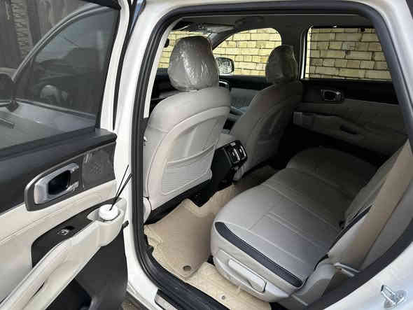 السلام عليكم .للبيع سورنتو 2025 خليجية مكفوله كفاله عامه 
رقم بغداد ب اسمي محرك 4 سلندر  ماشية 6 الاف فقط 
ويل 20 
صندوك كهرباء 
انارة محيطية 
كير ماوس 
3 قطع تبريد 
7 راكب 
السعر 290 
الاستفسار الاتصال على رقم ***********
مكان السيارة الناصرية قضاء الرفاعي
