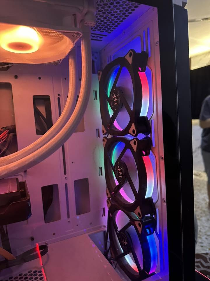M.B h410m-k
i5 10400F

Rtx 2060 6gb Palit

Ram 16Gb (8*2) 3200MHZ

PSU 650W

SSD 512gb

HDD 1tb

SAMA موبرد ماي 

 شاشه ٢٤ ١٤٤هرتز ماوس كبورد سعرهم 100 دولار وحدهم   سعرة كامل مليون ومية وبيهة مجال 🤍


**إذا كنت صاحب هذا الإعلان وتريد حذفه لأي سبب، رجاءا أرسل رسالة إلى الدعم الفني**