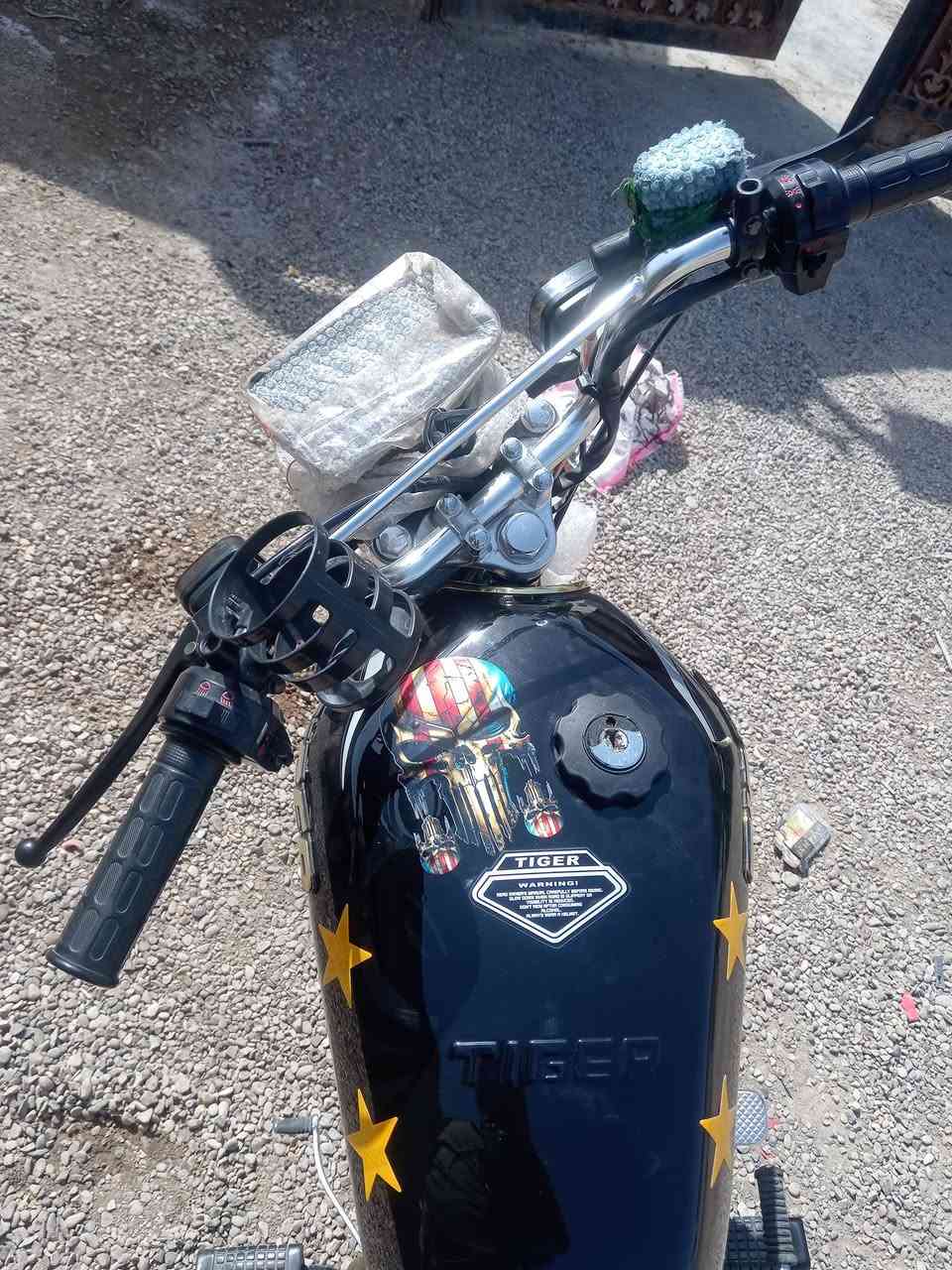 السلام عليكم شباب دراجه للبيع تايجر موديل 25 كفاله عام اي نقص ما بيها مكان ديالى   تقاطع لوجيهيه السعر 750 وبيها مجال مو شراي لا يدوخني الاتصال على هذا رقمي ***********
