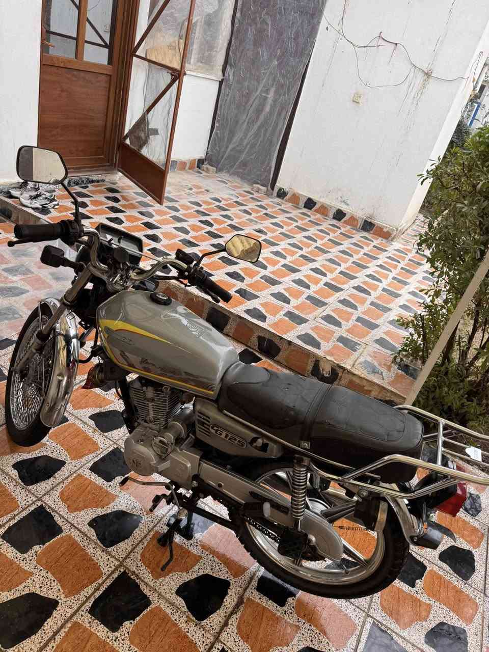 السلام عليكم للبيع دراجه نضيفه وجاهزه بدون نقص موديل 2019 منفيس اصلي السعر 400 الف


**إذا كنت صاحب هذا الإعلان وتريد حذفه لأي سبب، رجاءا أرسل رسالة إلى الدعم الفني**