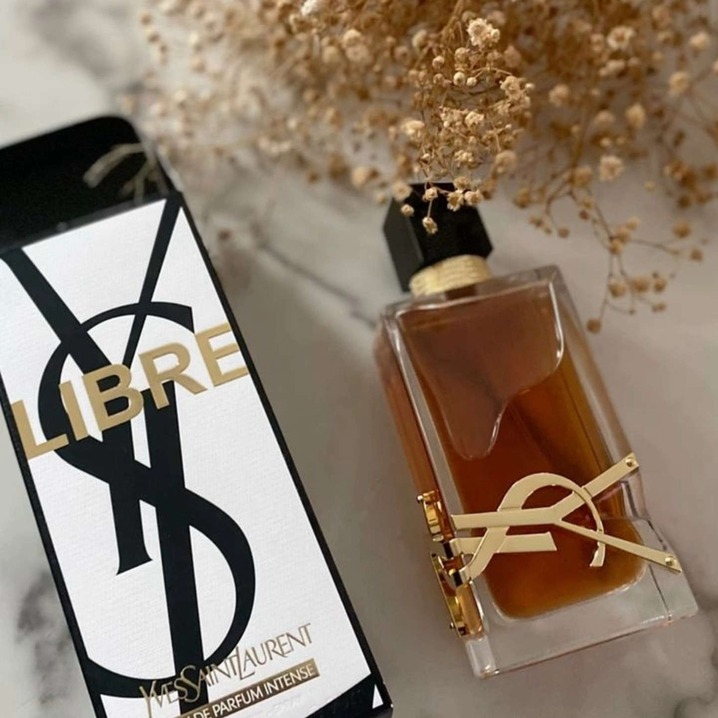 دلّلي نفسك أو فاجئي من تحبين بعطر يترك أثر لا يُنسى ✨
مجموعة عطور نسائية منوّعة من ماركات مختلفة، روائح أنثوية راقية بين الناعمة، الزهرية والدافئة، بثبات وفوحان يلفت الانتباه 🌸
مناسبة للاستخدام اليومي أو كهدية أنيقة بكل المناسبات 🎁
💰 السعر: 25 ألف فقط
🚚 التوصيل مجاني لجميع المحافظات
⏳ عرض مؤقت بمناسبة عيد الحب ❤️ وقرب عيد الأم 🌷 وعيد الفطر المبارك
لا تفوّتين الفرصة… الكمية محدودة ✨


**إذا كنت صاحب هذا الإعلان وتريد حذفه لأي سبب، رجاءا أرسل رسالة إلى الدعم الفني**
