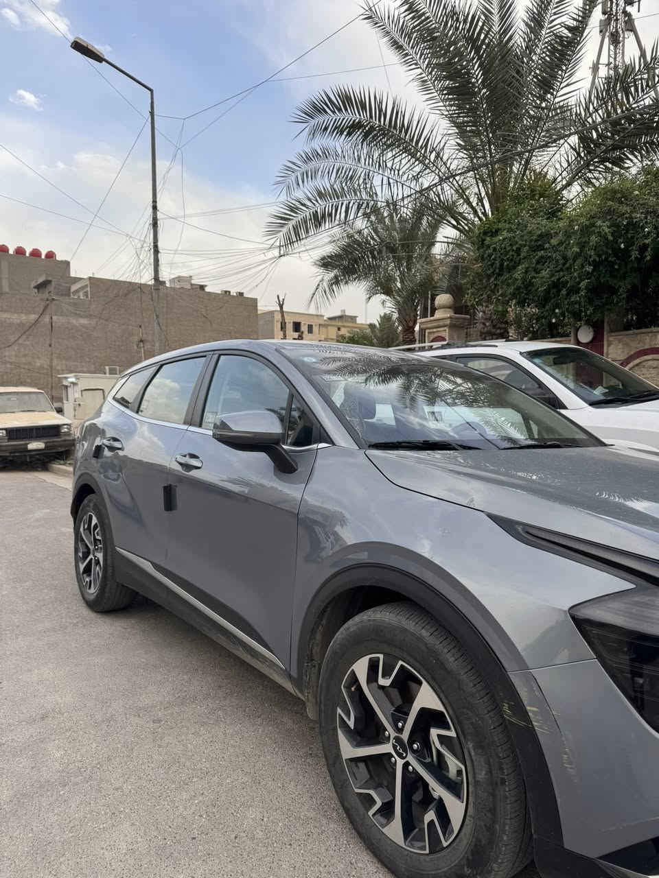 سلام عليكن للبيع فقط سياره سبورتج وارد امريكي موديل 2024 سياره محرك 2500gdi
مواصفات
اوتو هولد
نزول منحدرات
انظمه قياده 
نورمال
سبورت
سمارت
حساسات وكامره خلفيه
رادار امامي
تثبيت مسار
قياده ذاتيه
مثبت سرعه
مري سائق والراكب الامامي اوتو 
نقطه عمياء
اشاير بالمري
ابل كار بلي واندرويد اوتو 
تحذير اصطدام وتوقف ذاتي 
مساعد قياده
تحكم تبريد شاشه 
قطعتين تبريد 
تحكم ستيرن
سياره فئة ال L
 للاستفسار عن السعر تواصل معه رقم تليفون فقط 
***********
