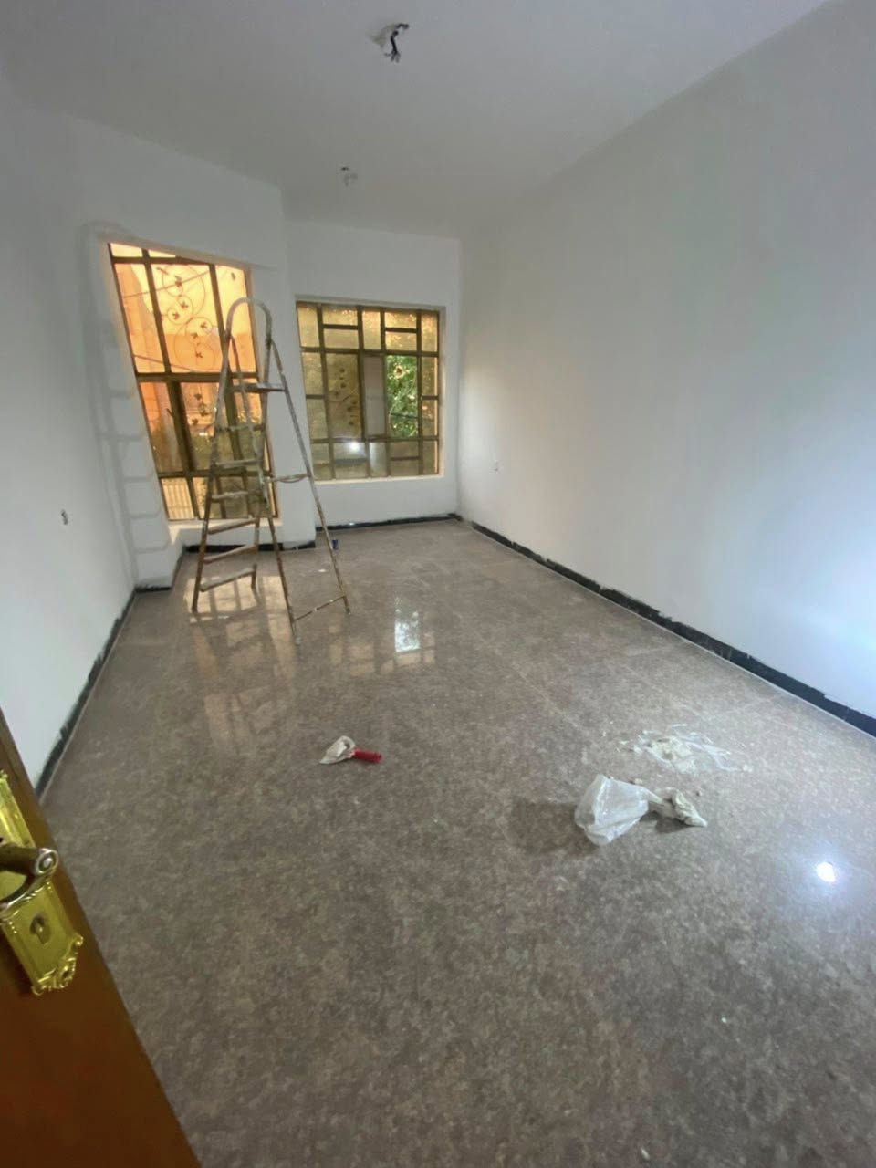 للإيجار في السيدية – مربع الكهرباء
بيت سكني جديد ونظيف جداً، جاهز للسكن، يتميز بموقع هادئ ومناسب للعوائل.

🔹 يحتوي على:

* 4 غرف نوم
* صالة
* مطبخ
* خدمات عدد 2
* مدخلين

💰 الإيجار: 1,250,000 دينار عراقي شهرياً
📌 يوجد مجال للتفاوض

📞 للاستفسار:***********

🏢 مكتب حلم عقاري
متوفر لدينا العديد من العروض السكنية والتجارية في منطقة السيدية
