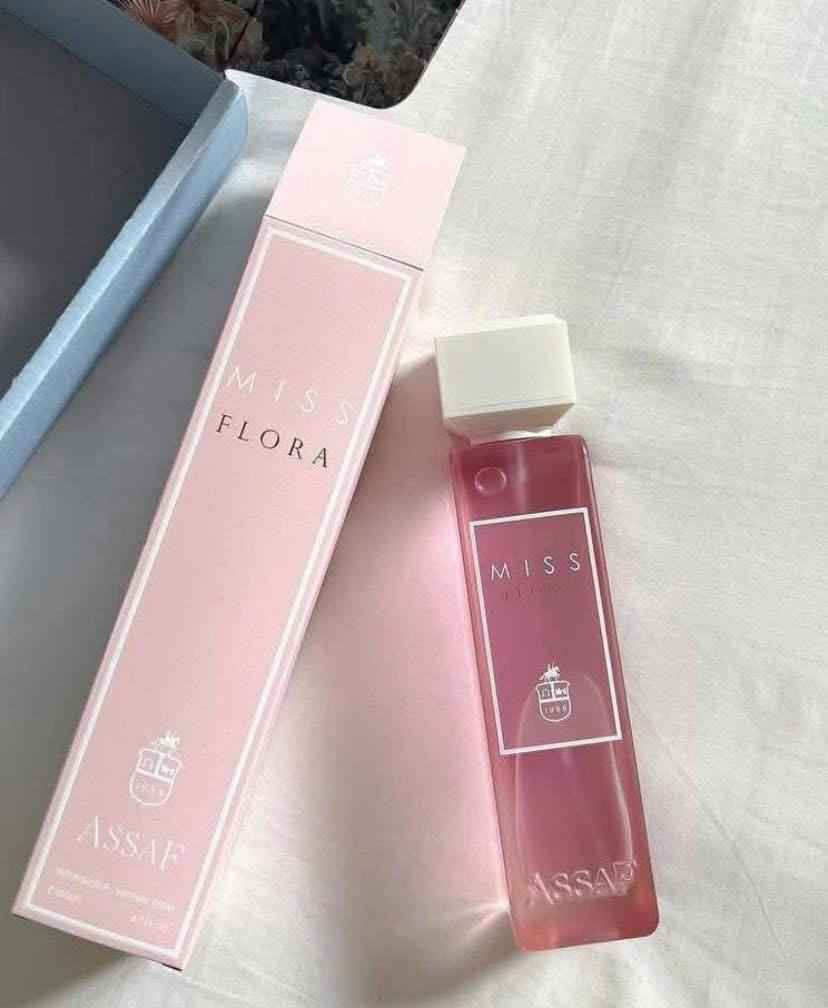 🔹 المقدمة: زهرة البرتقال 🍊
🔹 قلب العطر: ياسمين & بنفسج 🌸💜
🔹 لمسة حلوة: لوز حلو 🍬
🔹 القاعدة: خشب الصندل & مسك 🤍🌿

رائحة زهرية دافئة، أنيقة ومناسبة للاستخدام اليومي والمناسبات 💕
يثبت ويترك أثر ناعم وجذاب 🌷
المنشأ السعودية الأصلي تكريت, صلاح الدين


**إذا كنت صاحب هذا الإعلان وتريد حذفه لأي سبب، رجاءا أرسل رسالة إلى الدعم الفني**