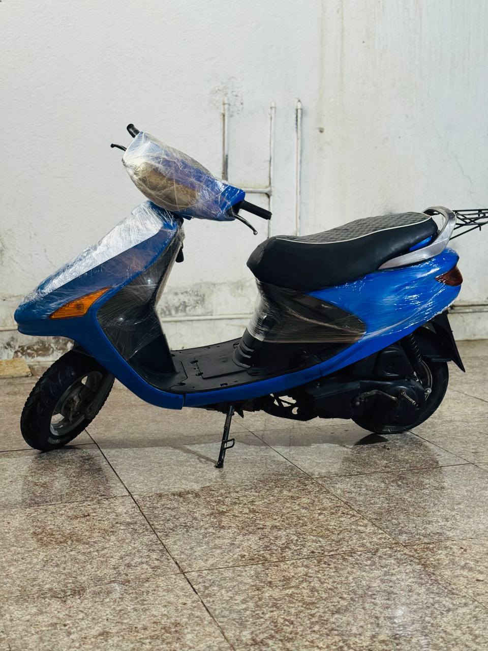 السلام عليكم 
دراجه فراشه للبيع 
بيع مستعجل 
(دراجه كامله للخير وكلشي شغال بيهة وكل نقص ما بيهة)  
تايرات جدد.    دبلات شغالات.   كهربائيات شغالة  سلف لايت اشاير هورن شغال .  دراجه نضيفه وكامله مال جناي      بيع مستعجل 
سعر الدراجه.  330 وبيهة مجال 
مكان الدراجه.  الحله قضاء القاسم 

***********
