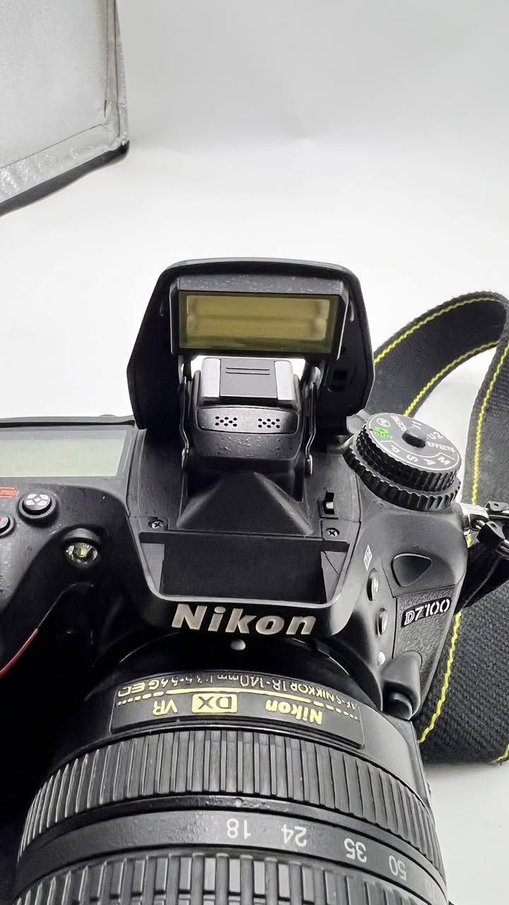 السلام عليكم 7100 للبيع  كسر سوك
نظافه فوللل موضحه بالفديو 

شتر 18k

عدسه18-140

كرب 

شاحنه 

بطاريه 

رام 

بيه مشكله فقط الفلاش ماينسد وفطر من جوه موضح بالصور وماماثر اي شي عل الكامره 

السعر 275 الف قفل قفل 

ذي قار سوق الشيوخ 

***********
