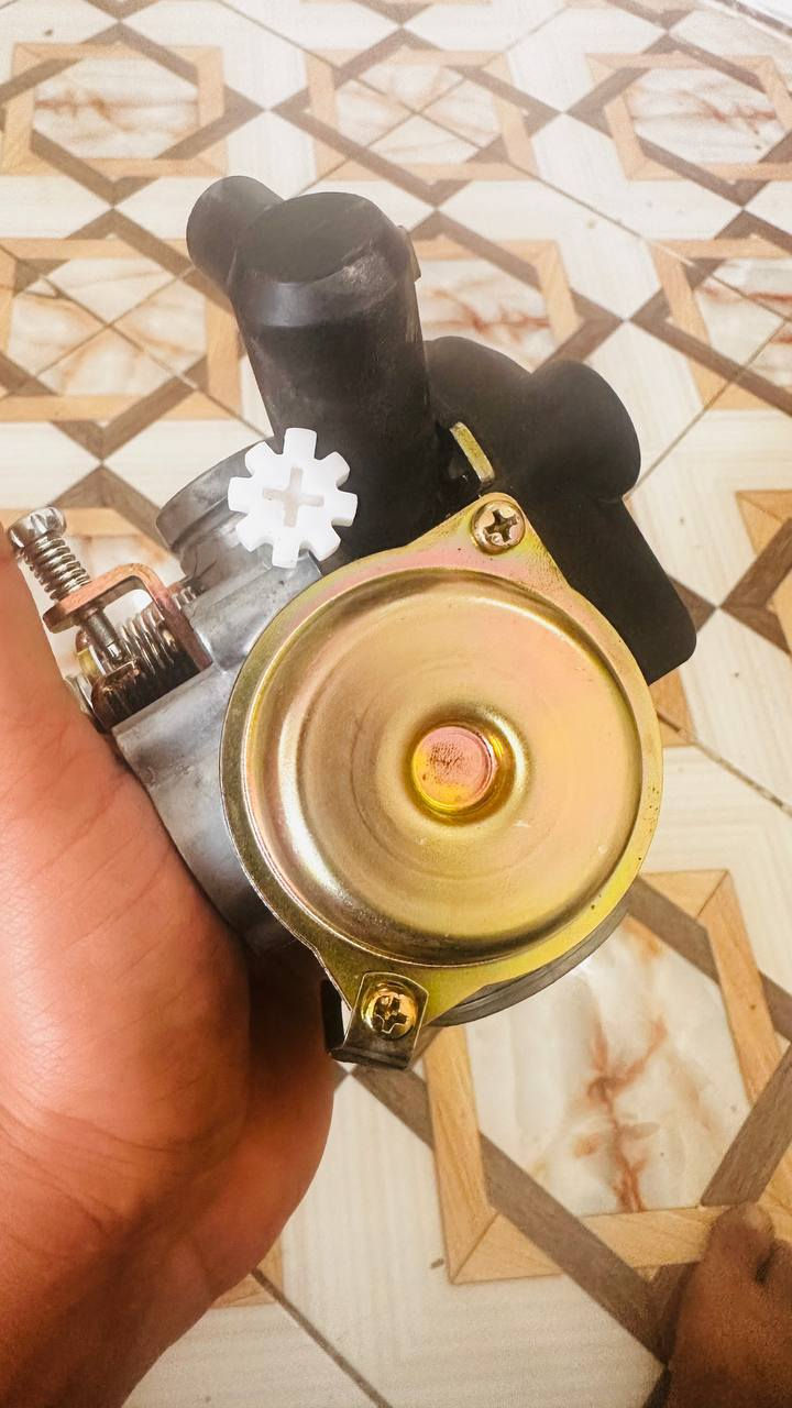 كابريتر فراشة جديده ما مستخدمة يوم واحد. بعدها بالكارتون اصلية جبتها وطلع العطل مو كابريتر مكاني بالديوانية. يريدها يتصل ***********. بي واتساب.
