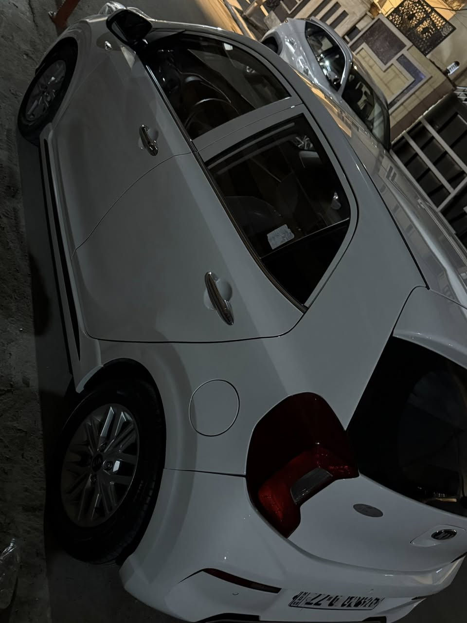 السلام عليكم
كيا بيكانتو ٢٠٢١ 
بصمه 
كشنات جلد 
ماشيه ٤١ الف 
كشنات تدفئه وتبريد 
للاستفسار ع الرقم : ***********
