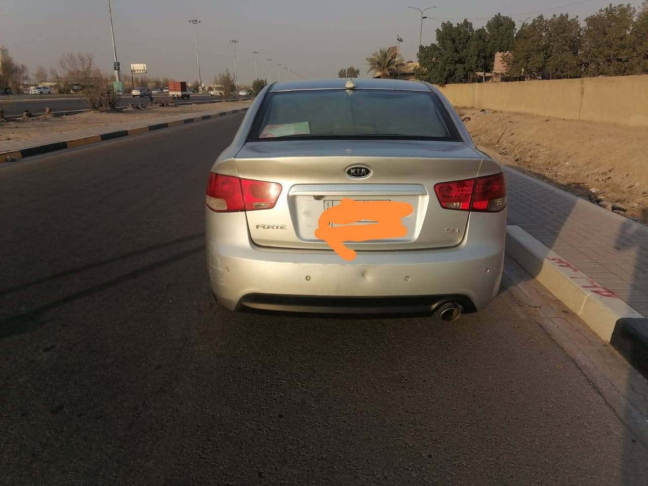 السلام عليكم
كيا سيراتو كلك موديل 2011 امريكي  محرك 1600 دوش سياره بيها كصه سياره جديده  السعر 50 بيه مجال المكان البصره الرقم  ***********
