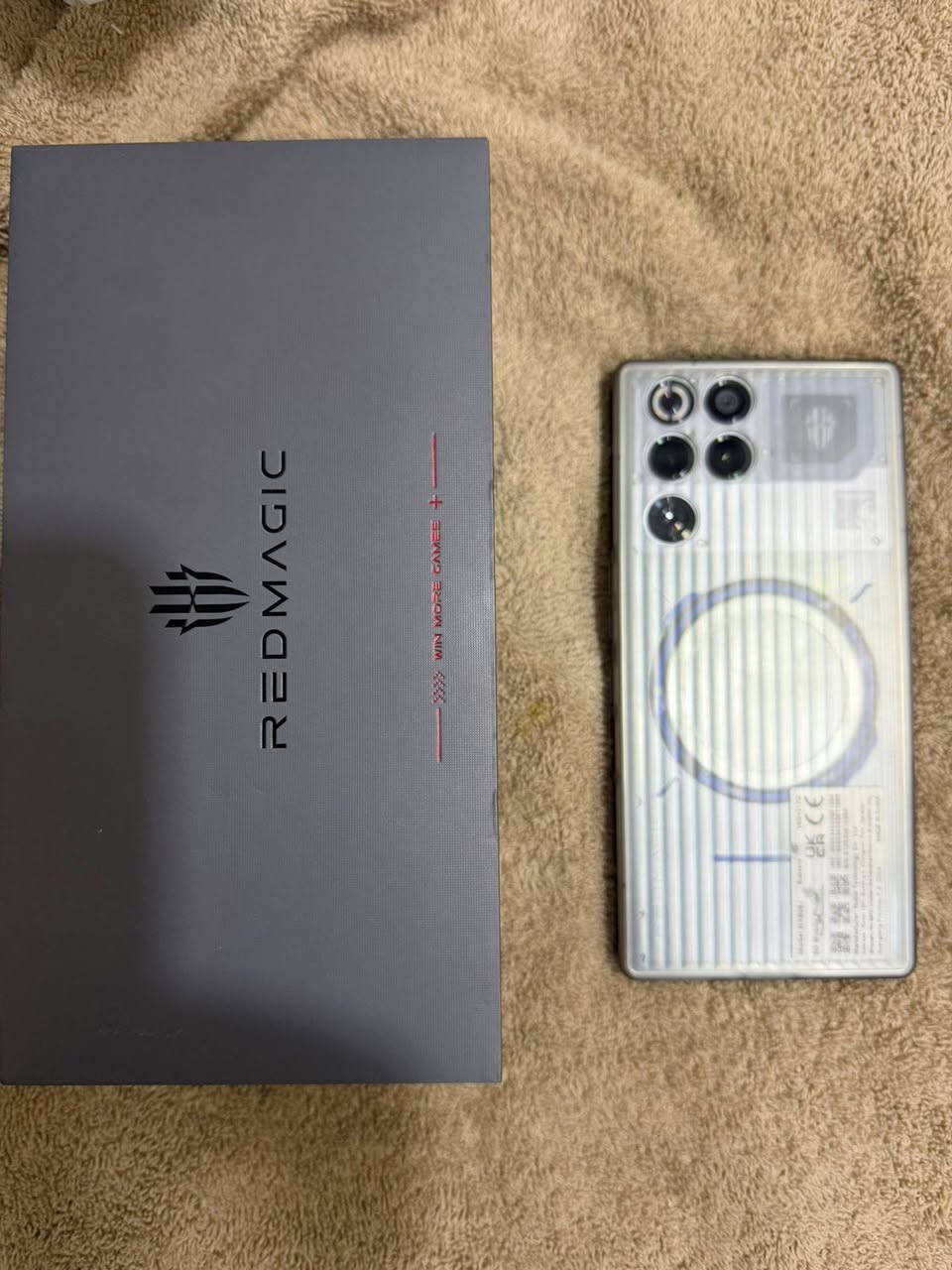 سلام عليكم رائد ماجك 12 برو جهاز جديد مشحون 3مرات بس نسخه عالميه ذاكرة 512 سعر مليون قفل سعر الجديد مليون 260  عنوان بغداد ***********
