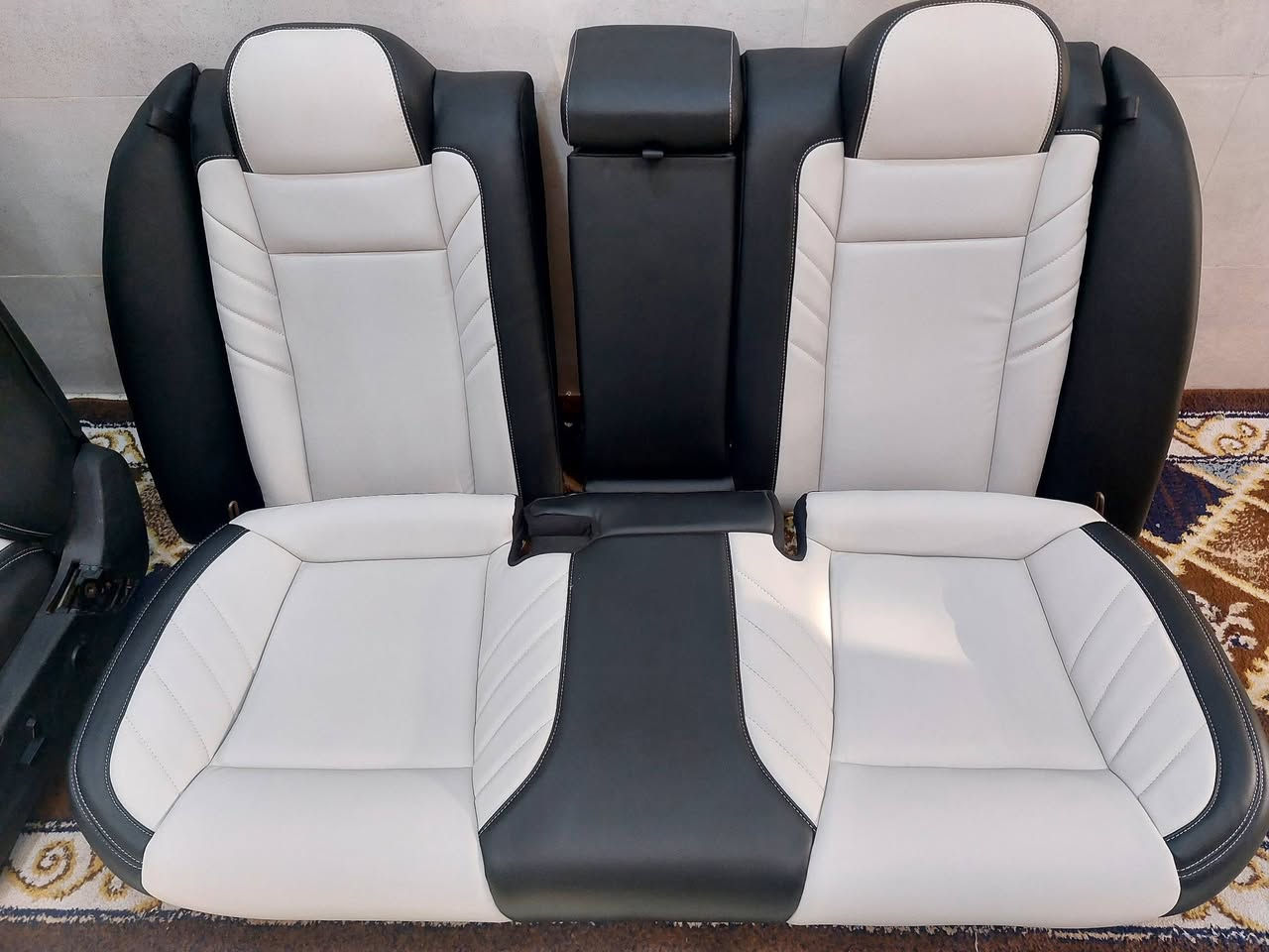 كشنات جارجر للبيع فول تدفئة تبريد تحكم جهتين كهربائي جدد ممشدودات بسيارة دوشمة درجة أولى السعر 5 ورقات بغداد حي العامل ***********
