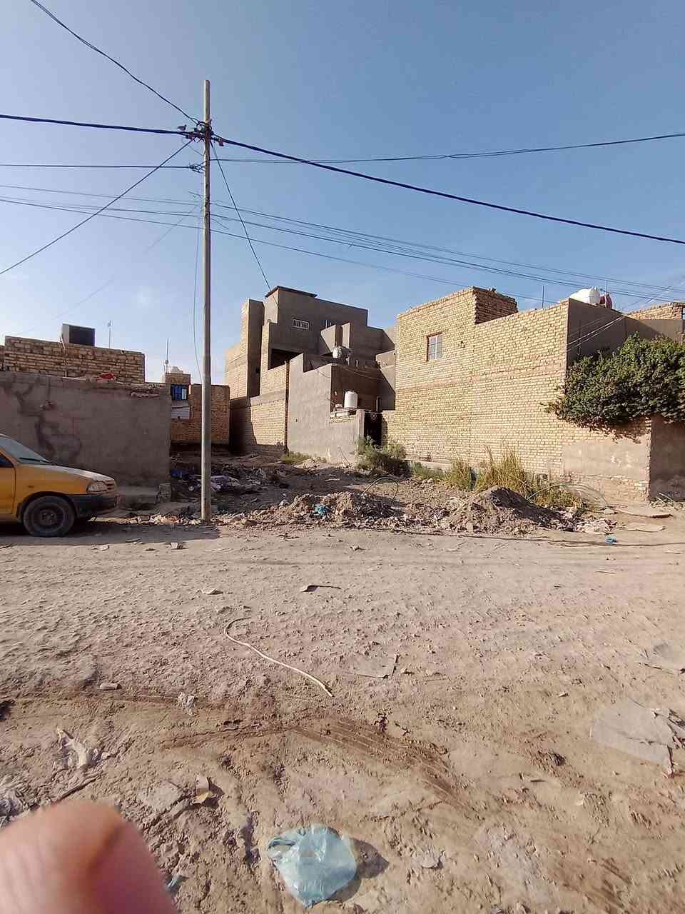 سلام عليكم قطعه طابو صرف مساحته ٢٠٠ م كافة الخدمات ورا المعهد الفني حي الزهراء عرض شارع ١٥ م وتبعد ٩ قطعه عن شارع ٣٠ م الذي يربط بطريق عفج ***********
