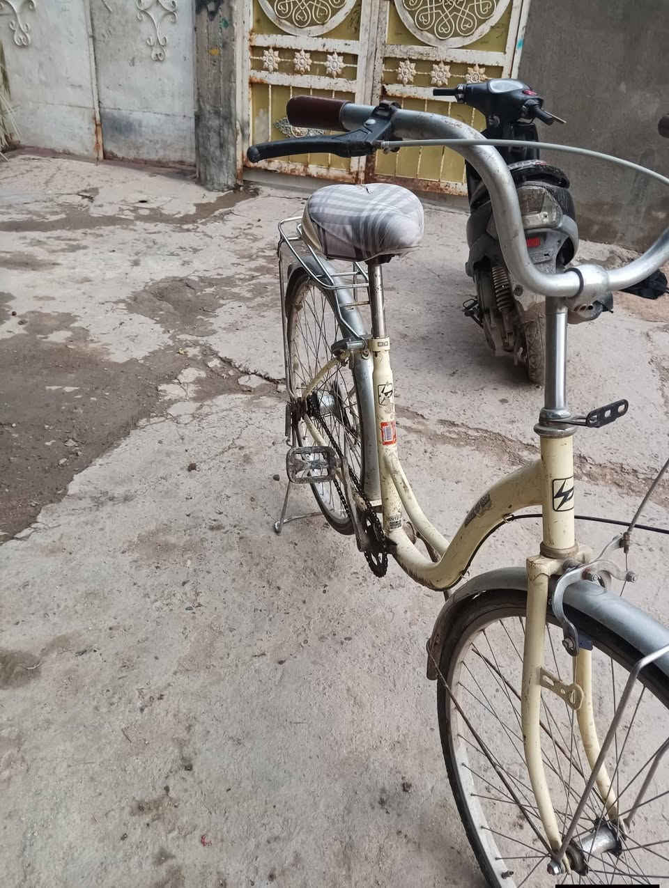 باسكل باله حجم 26 نضيف مانقص شي السعر 50
مكان بابل بشاوي


**إذا كنت صاحب هذا الإعلان وتريد حذفه لأي سبب، رجاءا أرسل رسالة إلى الدعم الفني**