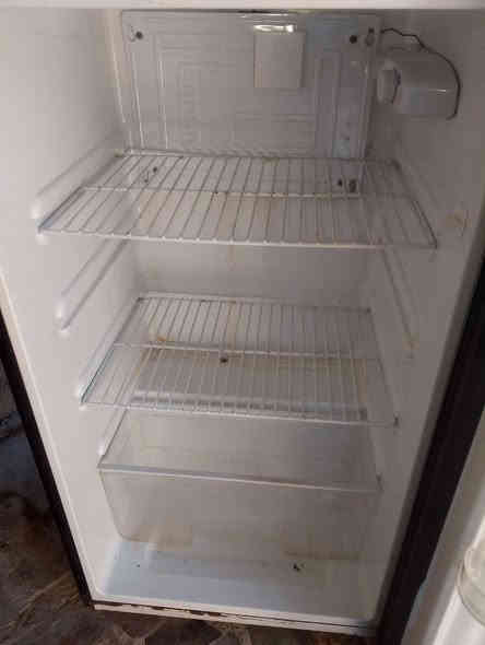 سلام عليكم ثلاجه جديده للبيع رايدهه 100 وبيهه مجال شديت بيهه ماطور جديد مجاي تبرد مادري ليش مكاني زعفرانيه شارع محهد على سده يم سواق تفاحه تسعه قدم هاذه رقم هاتف ‏‪***********‬‏
